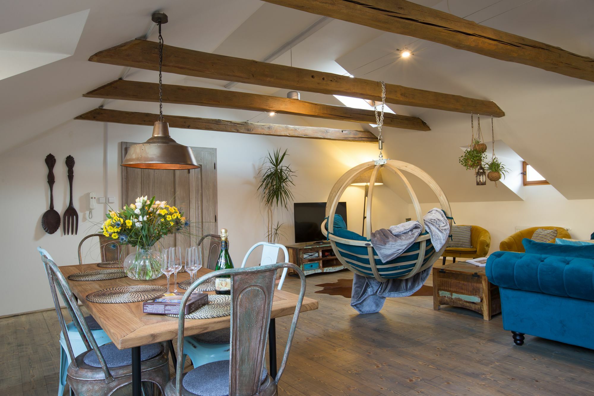 Gigantic Boho Chic 3 Bedroom 3 Bathroom Loft With Hanging Chair Daire *